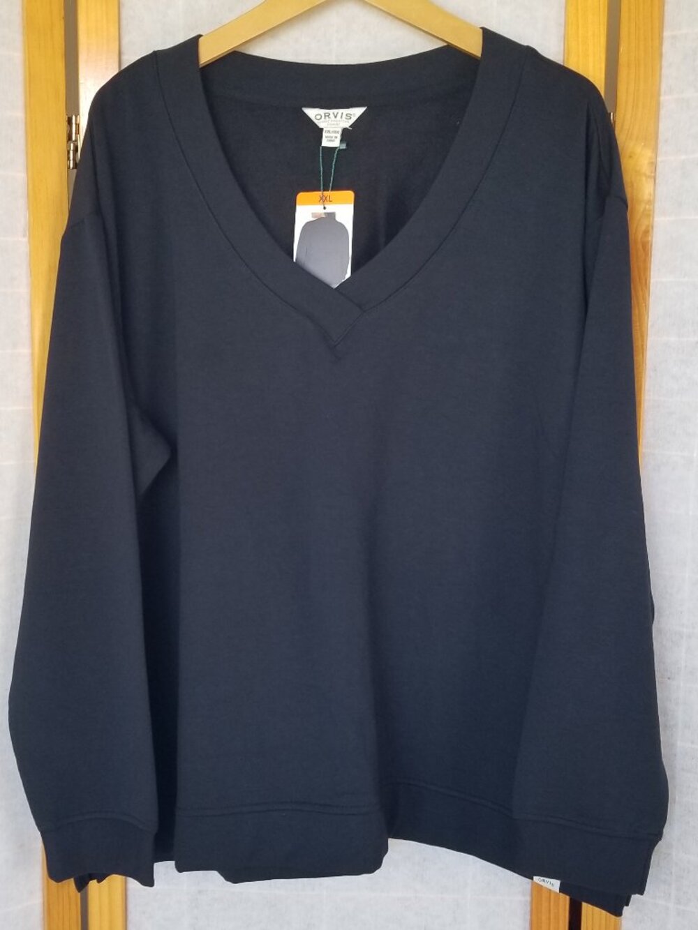 Women's Orvis Black V-Neck Sweatshirt Size XXL NWT